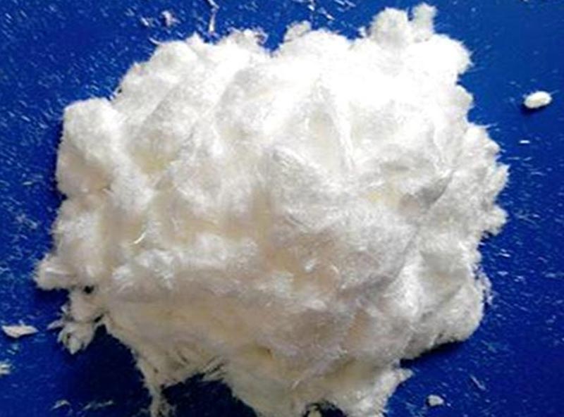 用酒精制作溶劑的反應，換成普通飲用酒的反應會怎樣呢？